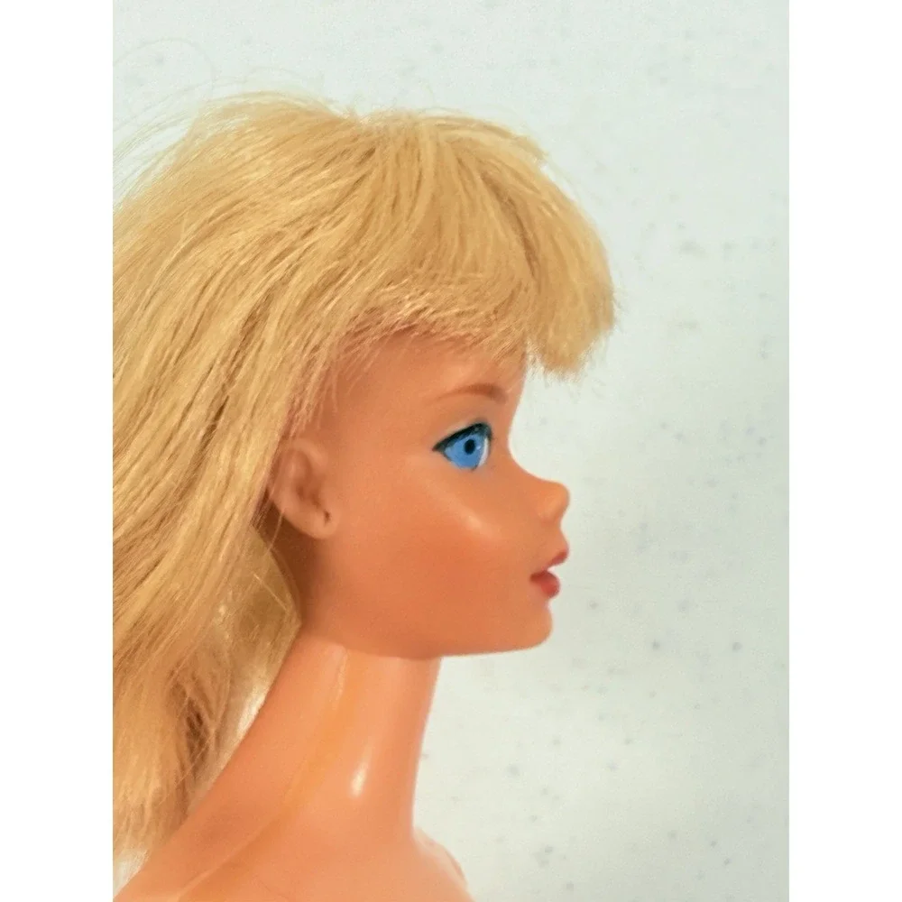 Vintage 1970 Mattel Dramatic New Living Barbie Blonde #1116 Taiwan Mod Doll